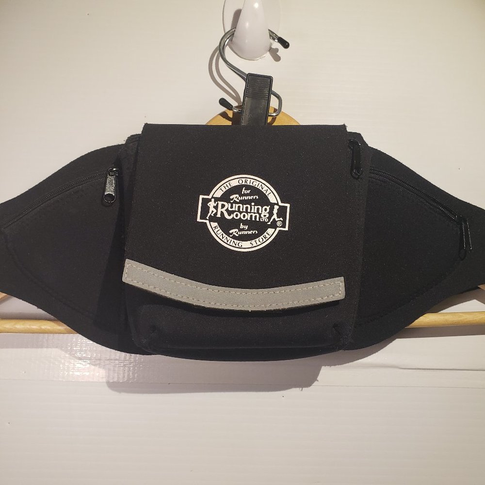 Runners Tune Belt Patented Bag black white bottle running room store adjustable